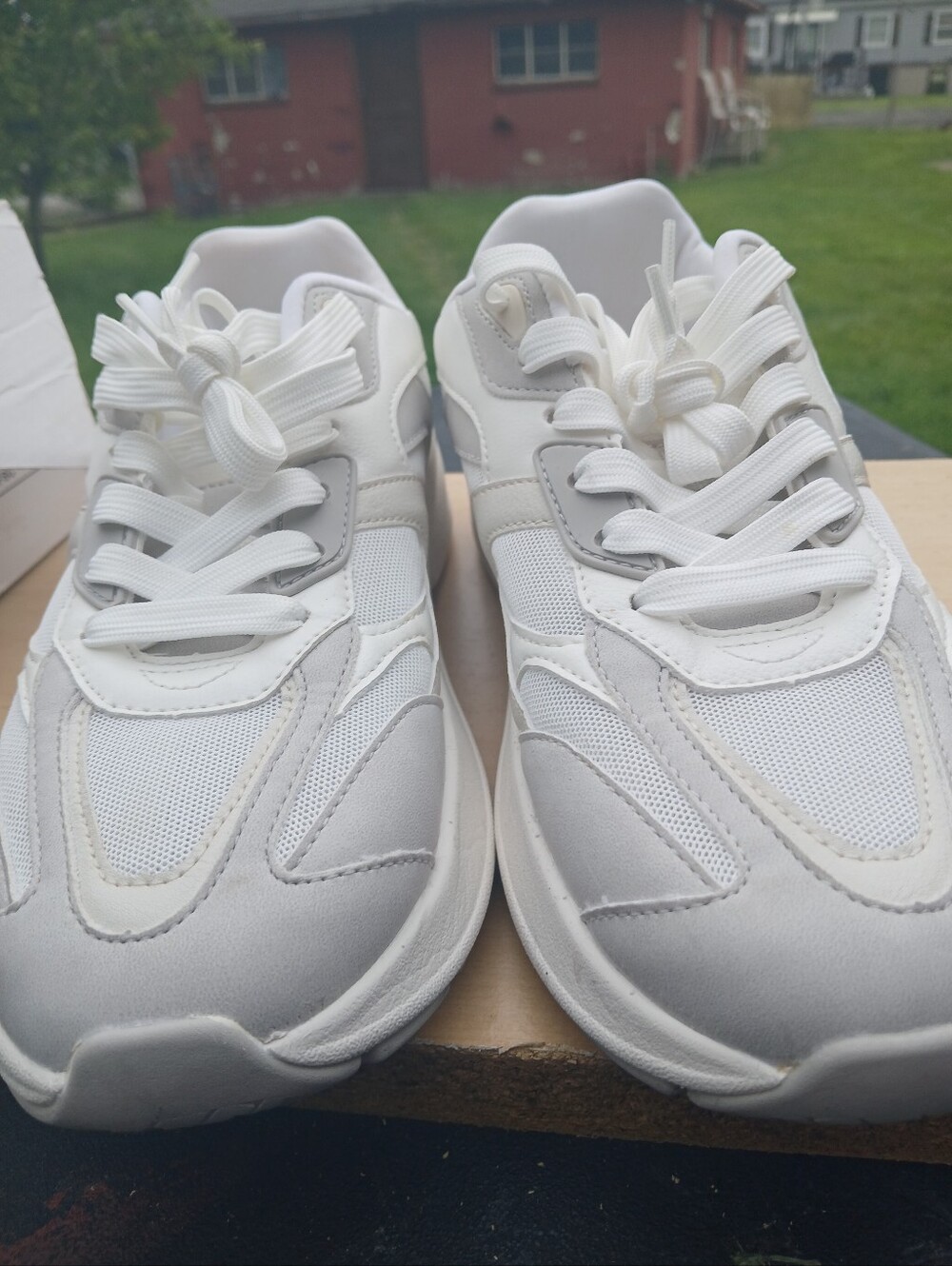 Size 9 Aldo Deevil Women’s White and Light Gray Chunky Lace-Up Sneakers